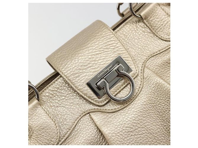 Borsa a mano in pelle Gancini Salvatore Ferragamo Champagne Oro Argento Auth BAZ863 - vista 18