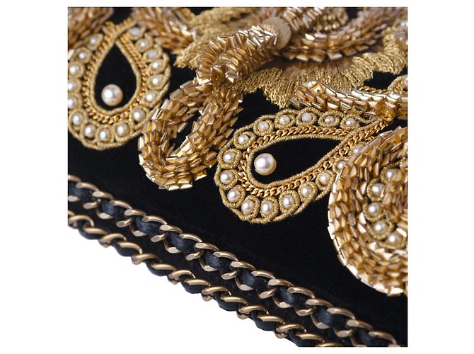 Gabrielle Clutch in velluto nero ricamato in oro di Chanel – anni '10 - Ansicht 11