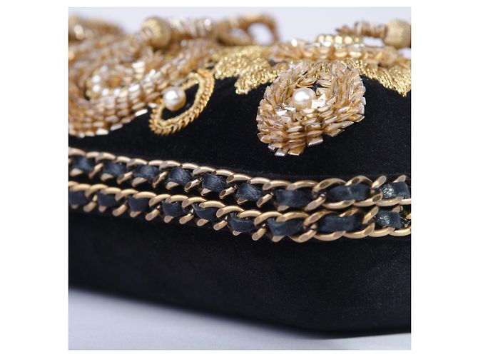 Gabrielle Clutch in velluto nero ricamato in oro di Chanel – anni '10 - Ansicht 8