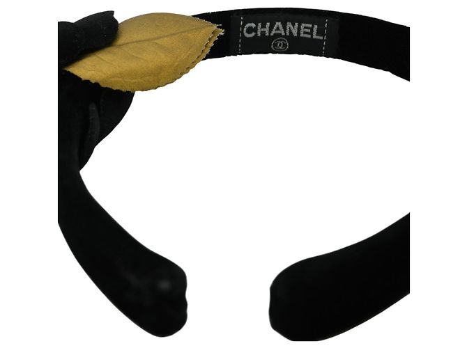 Timeless Chanel Fascia per Capelli in Velluto Nero Vintage con Camelia - vista 2