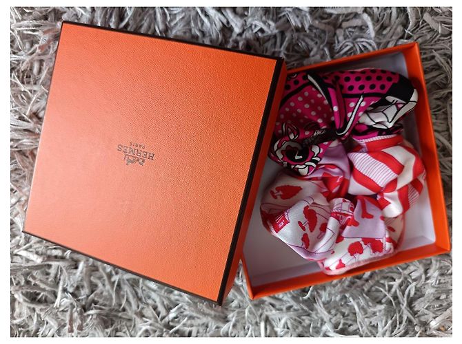 Chouchou Hermès Claudia Paris 100% seda – Feito na França – com caixa Rosa Branco Vermelho Multicor - vista 2