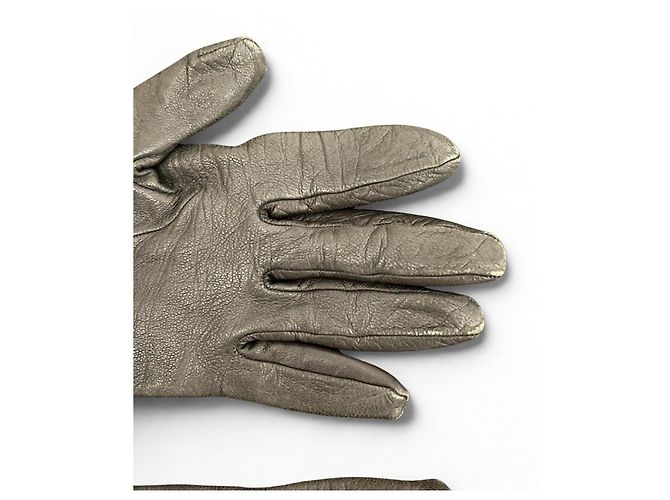 Hermès Schwarze Lederhandschuhe Kelly Lock Größe 6 1/2 - Ansicht 8
