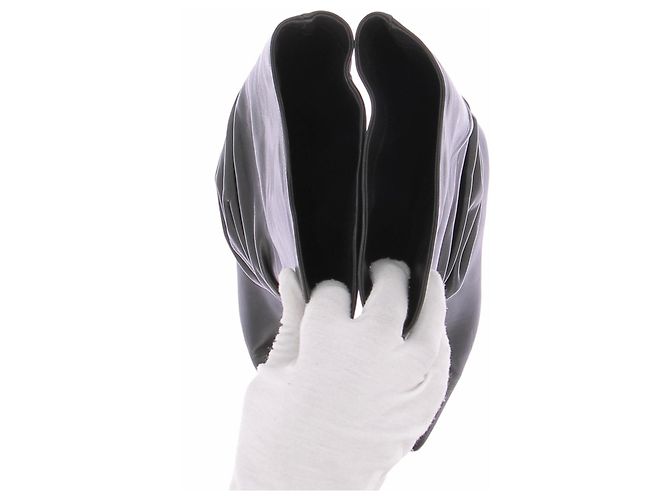 Autre Marque Schwarze Lederstiefel mit Absatz - Ansicht 6