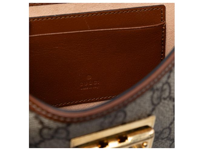 Borsa a tracolla mini GG Supreme Padlock beige di Gucci - vista 5