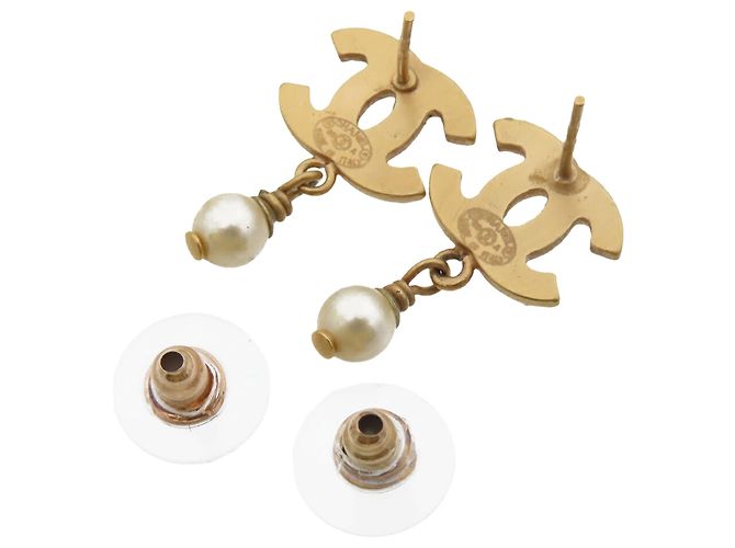 Orecchini a pressione in perla finta dorata CC di Chanel D'oro - vista 2