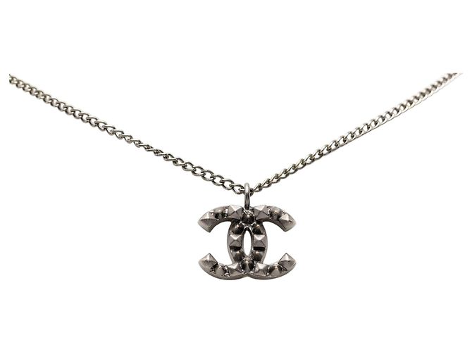 Chanel graue CC plattierte Messing Spike Anhänger Halskette Braun - Ansicht 2