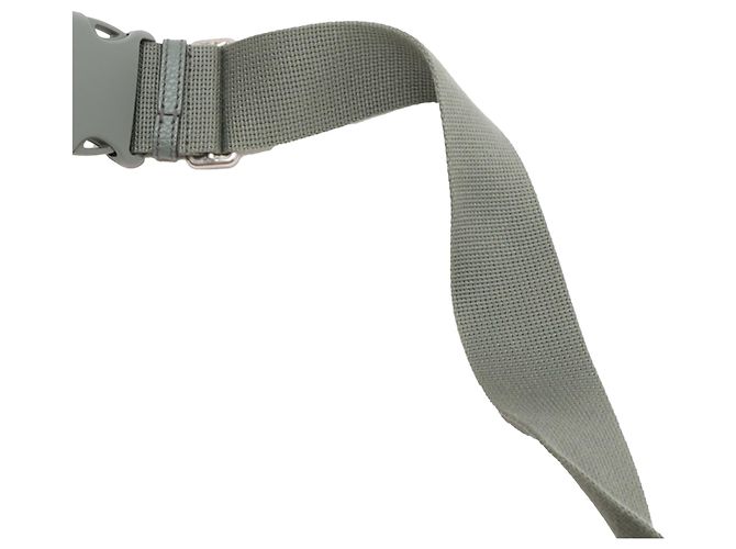 Belt bag in nylon ripstop GG marrone di Gucci - vista 10