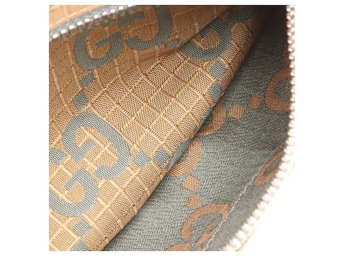 Belt bag in nylon ripstop GG marrone di Gucci - vista 4