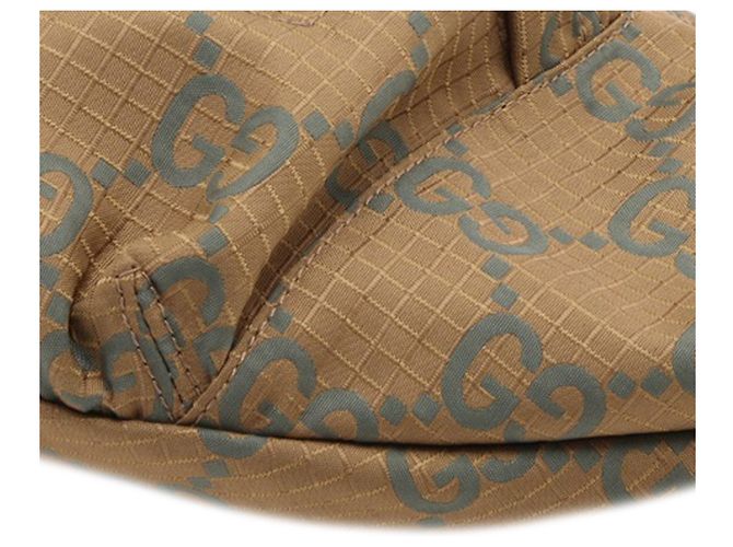 Belt bag in nylon ripstop GG marrone di Gucci - vista 9