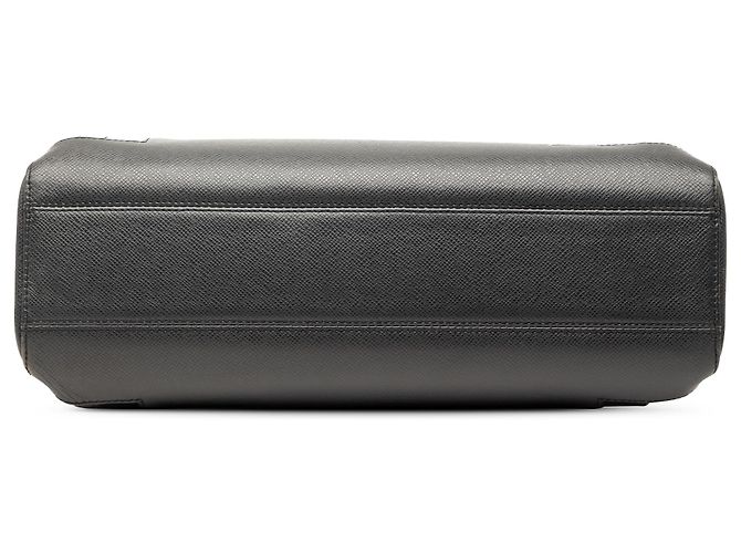 Louis Vuitton Nero Taiga Kasbek PM - vista 3