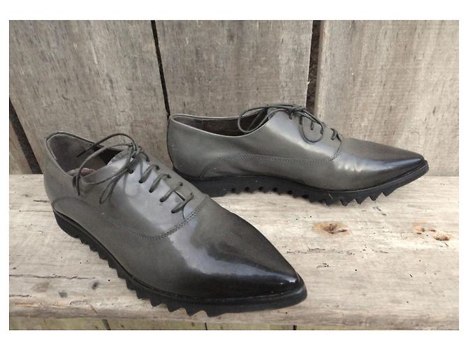 Autre Marque AGL Derbies aus Lackleder Grau - vista 5