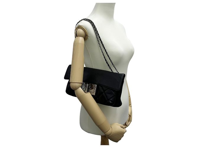 Timeless Borsa matelassé Chanel 2.55 Nero - vista 8