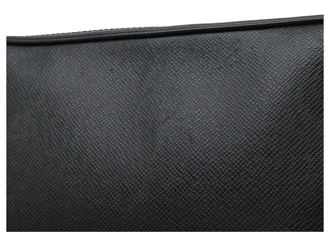 Clutch Pavel Taiga Louis Vuitton Nero - vista 4