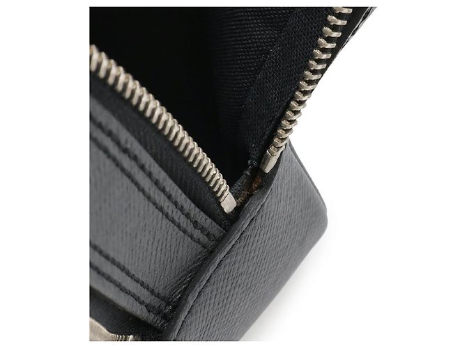 Clutch Pavel Taiga Louis Vuitton Nero - vista 9