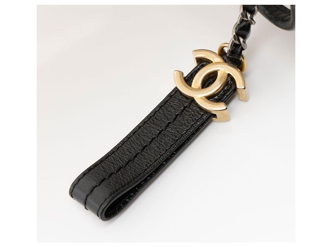 Chanel Gabrielle Médio Hobo em Couro de Bezerro Envelhecido Preto - vista 10