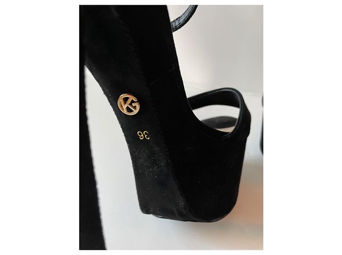 Sandali con tacco a piattaforma in suede Nanette di Kurt Geiger Nero - vista 2
