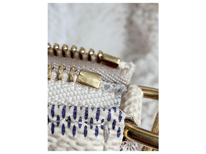 Louis Vuitton Mini Pochette Accessoires "Vivienne Hollywood" – Edizione Limitata Rosa Bianco - vista 12