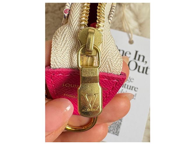 Louis Vuitton Mini Pochette Accessoires "Vivienne Hollywood" – Edizione Limitata Rosa Bianco - vista 13