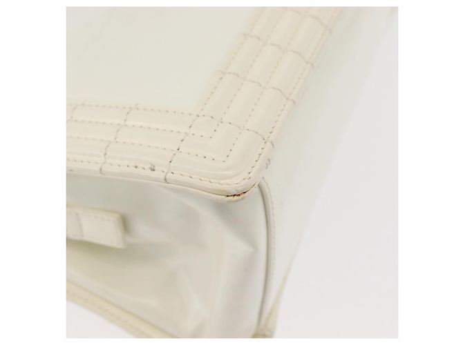 Borsa Boy Chanel in pelle verniciata bianca con catena, CC argento, Auth YKZ1054A Bianco - vista 12
