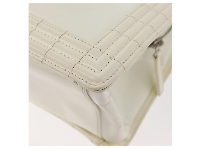 Borsa Boy Chanel in pelle verniciata bianca con catena, CC argento, Auth YKZ1054A Bianco - vista 13