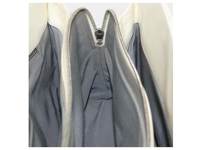 Borsa Boy Chanel in pelle verniciata bianca con catena, CC argento, Auth YKZ1054A Bianco - vista 17
