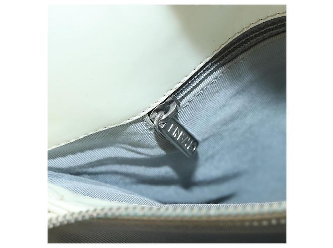 Borsa Boy Chanel in pelle verniciata bianca con catena, CC argento, Auth YKZ1054A Bianco - vista 21