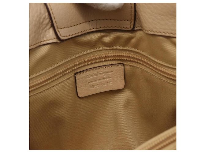 Borsa a mano Gancini in pelle beige e argento di Salvatore Ferragamo Auth hk3582 - vista 14