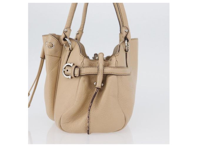 Borsa a mano Gancini in pelle beige e argento di Salvatore Ferragamo Auth hk3582 - vista 4