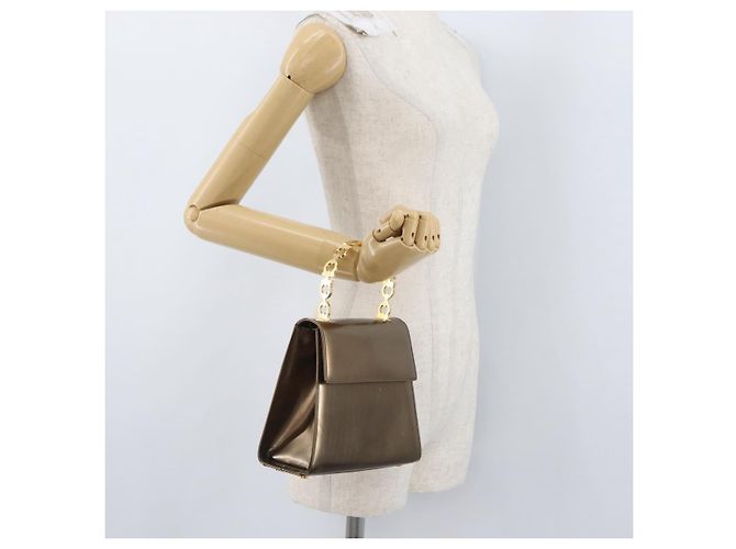 Salvatore Ferragamo Borsa a mano Gancini in pelle verniciata marrone e oro Auth hk3581 D'oro - vista 20