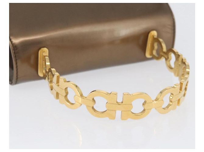 Salvatore Ferragamo Borsa a mano Gancini in pelle verniciata marrone e oro Auth hk3581 D'oro - vista 7