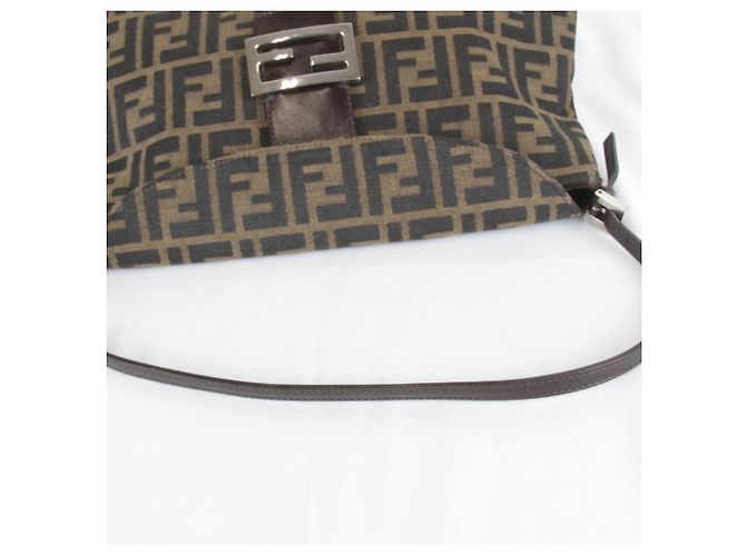 Borsa a Spalla Mamma Bucket Zucca di Fendi Marrone Cachi - vista 9