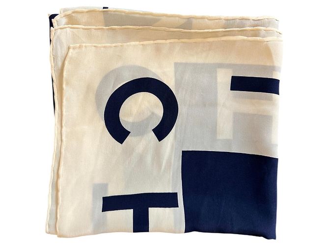 Foulard in seta blu e bianco di Chanel con logo - vista 6