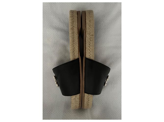 Chanel Espadrilles aus schwarzem Leder mit Perlen CC - Ansicht 4