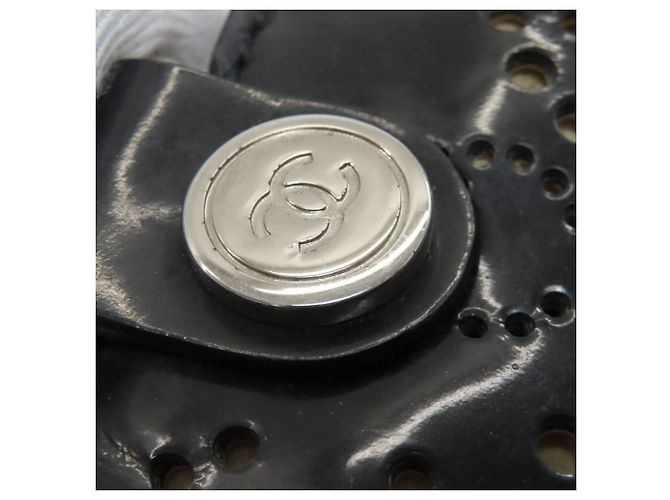 Borsa a mano perforata Coco Mark di Chanel Nero - vista 25