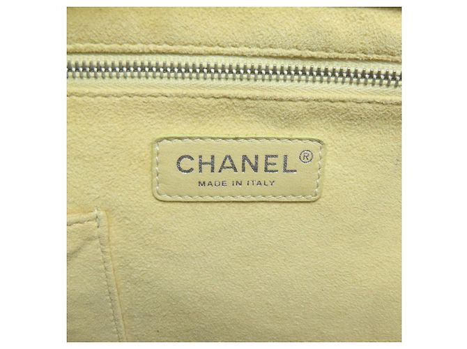 Borsa a mano perforata Coco Mark di Chanel Nero - vista 6