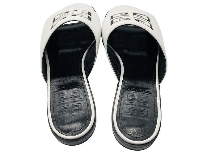 Mule piatte in pelle con logo 4G bianco di Givenchy - vista 5