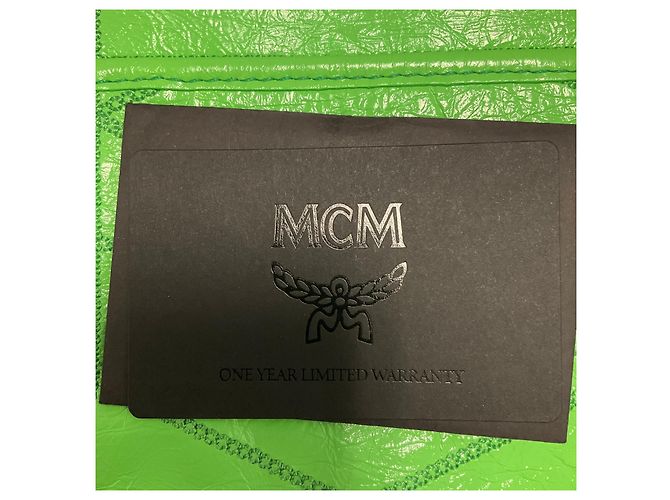 Borsa a tracolla Travia in pelle verde chiaro MCM - vista 10