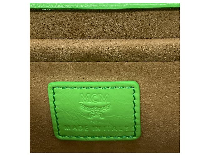 Borsa a tracolla Travia in pelle verde chiaro MCM - vista 8