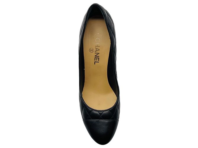 Pumps in pelle trapuntata Chanel nera / argento con logo CC Nero - vista 4