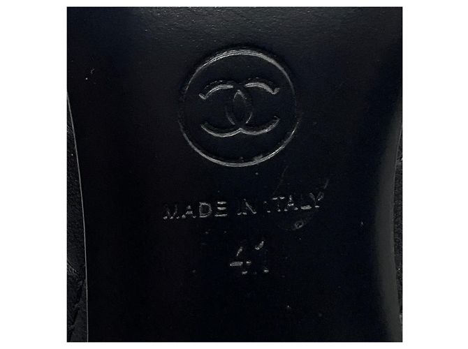 Pumps in pelle trapuntata Chanel nera / argento con logo CC Nero - vista 7