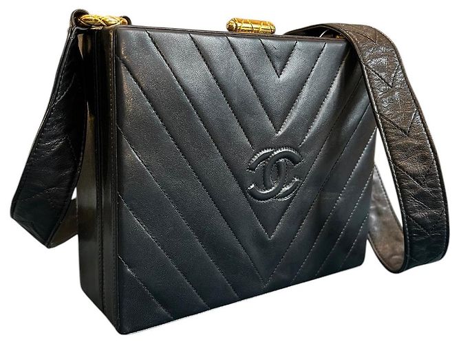 Borsa a spalla in agnello nero Chanel 1986 - vista 2
