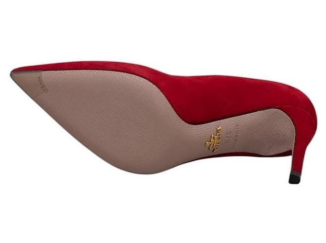 NWOB Prada Rote Wildleder Pumps mit Spitzem Zeh Größe 37,5 Gebraucht - Ansicht 6