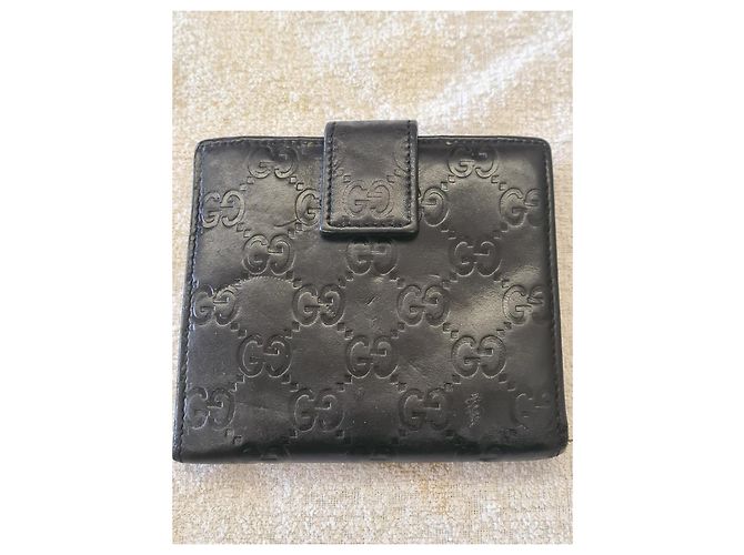 Gucci black leather wallet with embossed GG - view 3