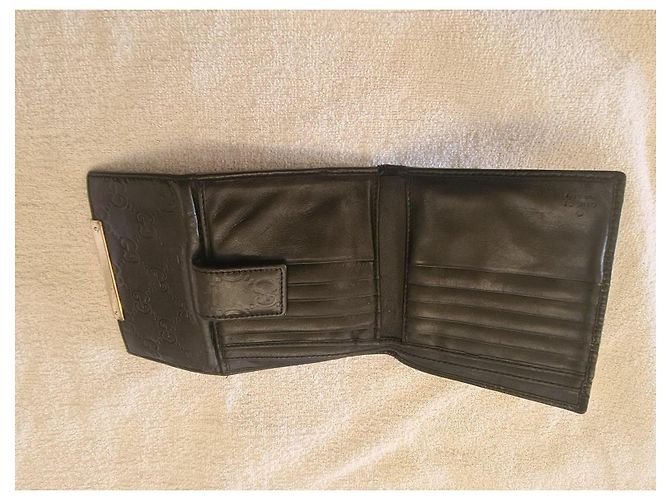 Gucci black leather wallet with embossed GG - view 6