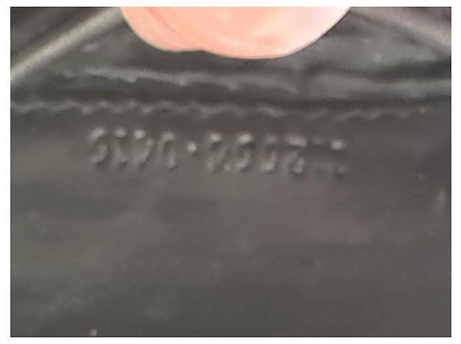 Gucci black leather wallet with embossed GG - view 8