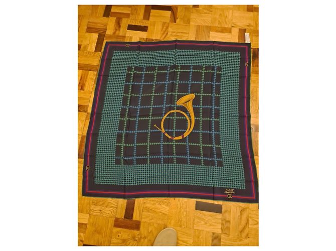 Foulard Gucci in seta con stampa a spina di pesce e corno francese Nero Rosso Blu D'oro Verde Porpora - vista 4