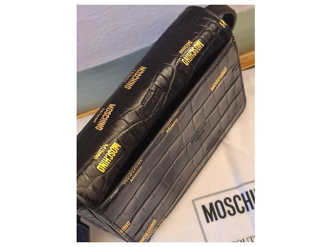 Bolsa Moschino em couro preto com efeito crocodilo - vista 7
