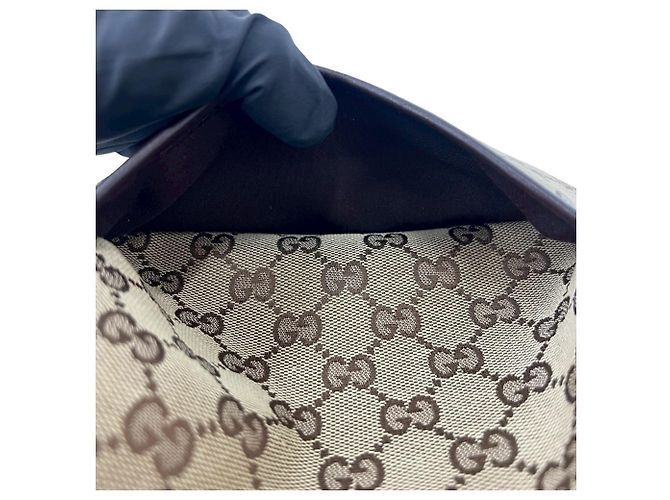 Mini borsa a spalla in pelle perforata con logo GG di Gucci Marrone - vista 10