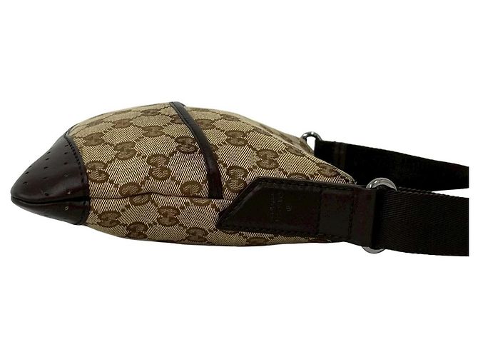Mini borsa a spalla in pelle perforata con logo GG di Gucci Marrone - vista 6