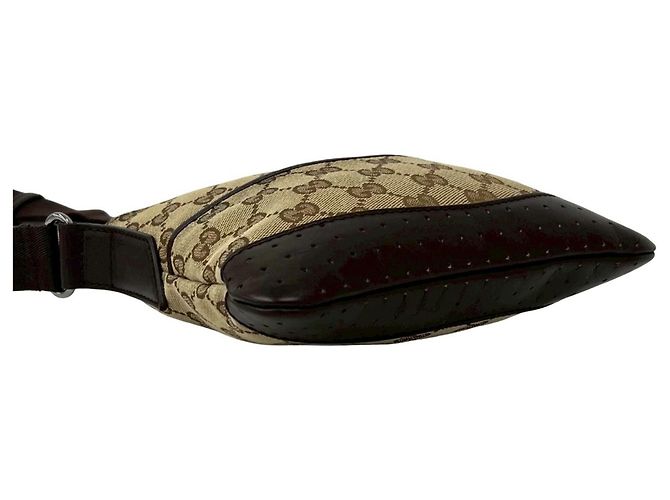 Mini borsa a spalla in pelle perforata con logo GG di Gucci Marrone - vista 7
